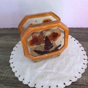 Vtg MCM Lucite Pressed Flower Napkin Holder